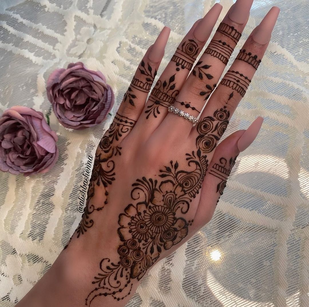 Simple Henna Design For Beginners