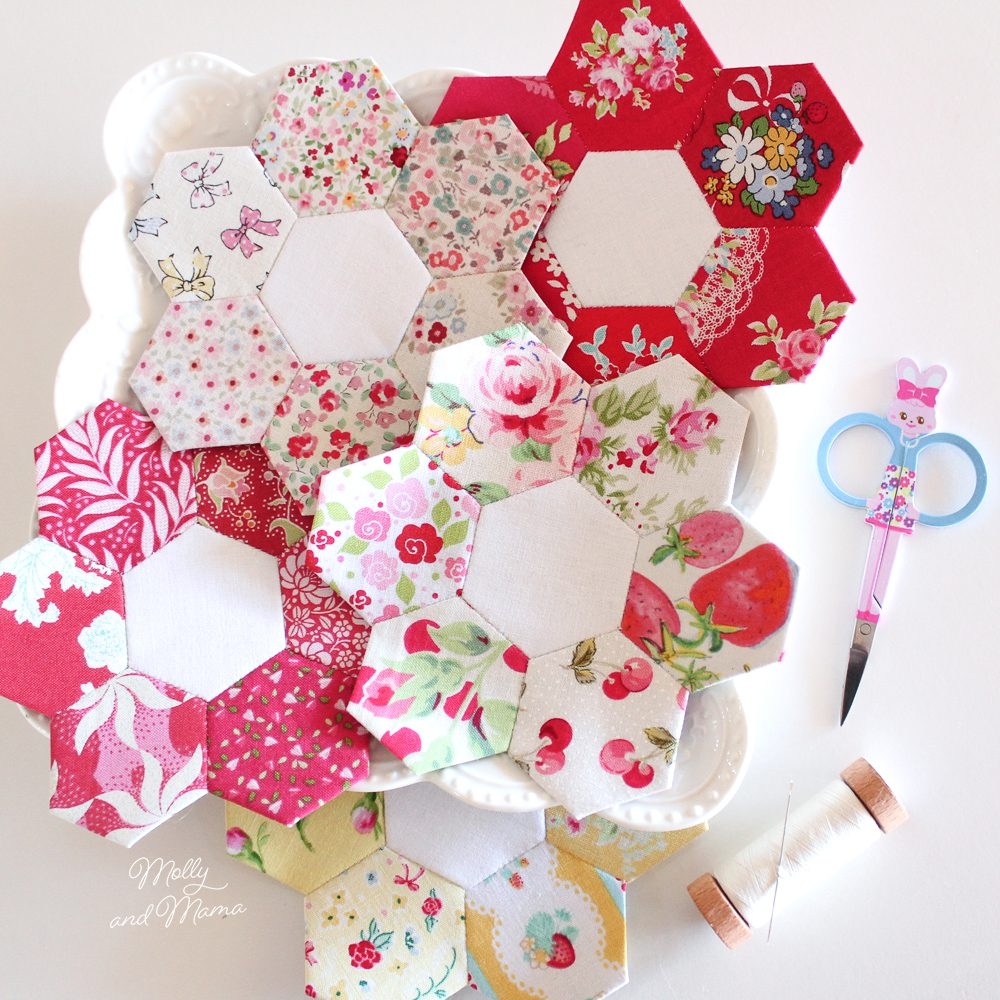 How To Sew Hexies An English Paper Piecing Tutorial Molly And Mama